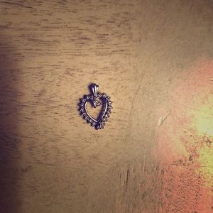 10k white gold heart with diamonds - no chain